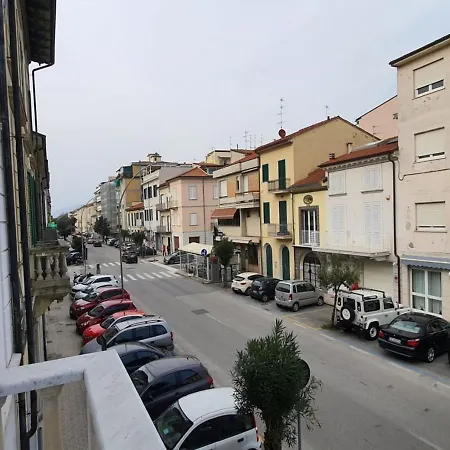 Foscolo 27 A 100 M Dal Mare Appartamento Viareggio