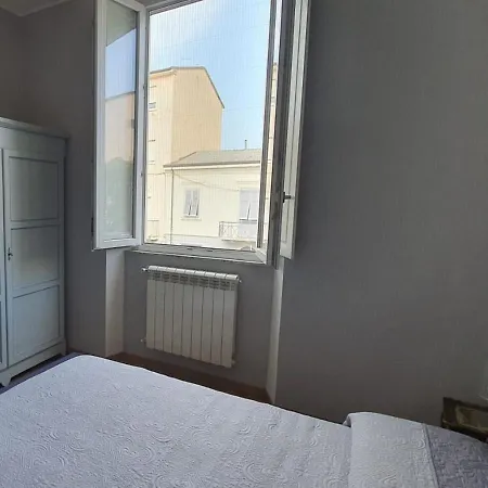 Appartamento Foscolo 27 A 100 M Dal Mare